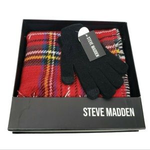 Steve Madden Fringe Blanket Wrap Scarf and Glove Gift Set NWT Comes in Gift Box